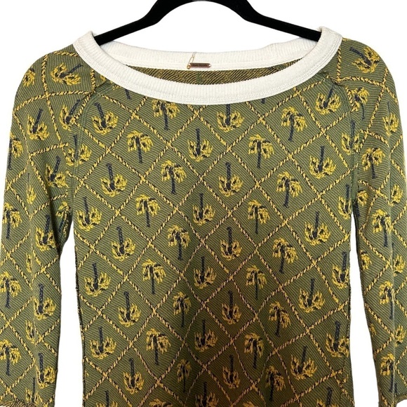 Free People Pop Palm Tree Combo Lightweight Pullover Top with Finger Holes - Picture 10 of 14